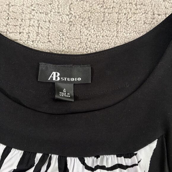 AB Studio Size 4 White and Black Swirl Shift Dress. 36” Length - Picture 10 of 12